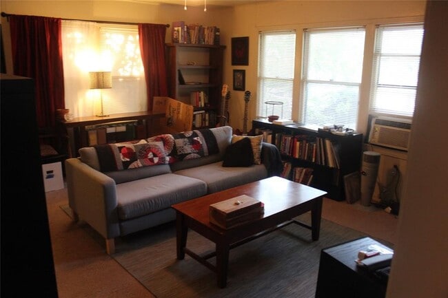 Photo - 611 Clifford Dr