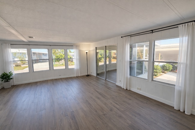 Photo - 204 52nd Ave Terrace E