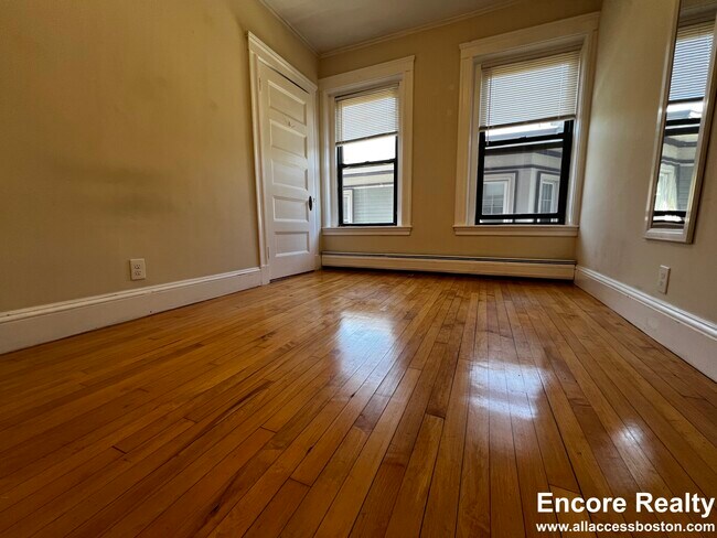 Photo - 9 Upland Rd Unit 5