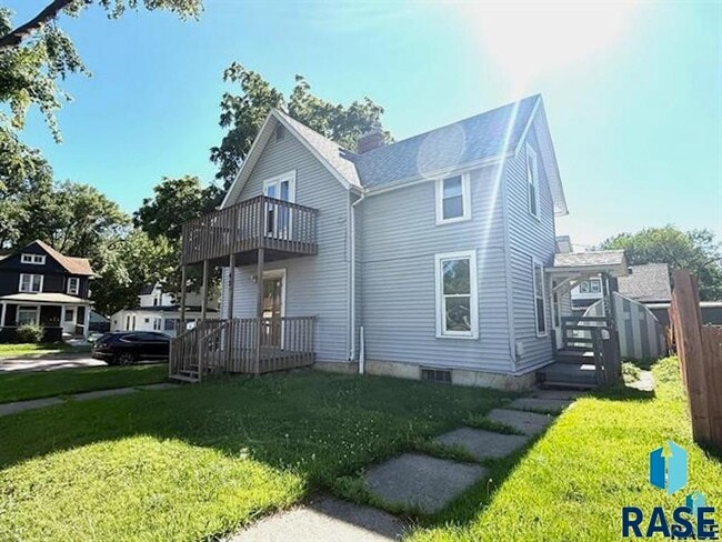 Photo - 425 S Prairie Ave