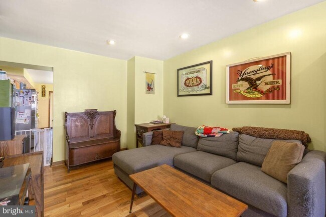 Photo - 3285 Chatham St