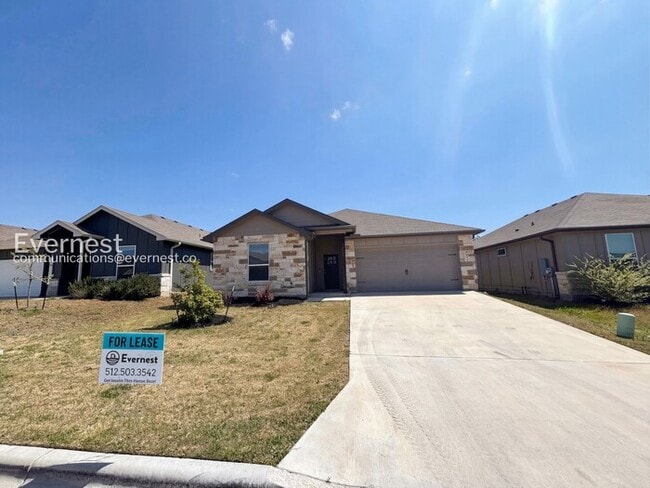 Building Photo - 2211 Hornbeam St