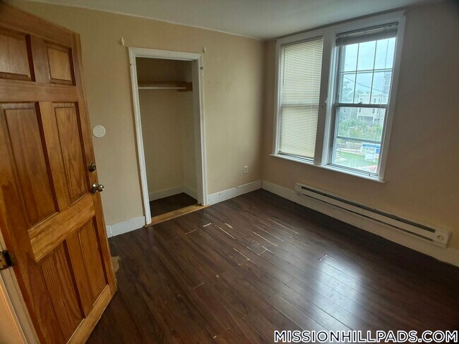 Photo - 739 Parker St Unit 3