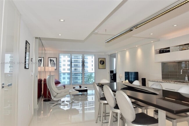 2301 Collins Ave Unit 815/814