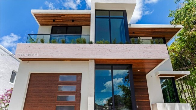 Photo - 345 W 46th St