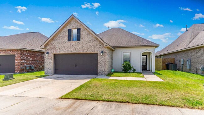 Building Photo - LSU Tigers—Your Off-Campus Spot is Here!