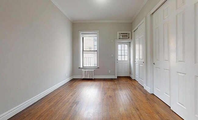 Photo - East 25th Street Unidad 52