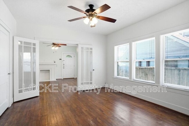 Photo - 1806 Clover Ln