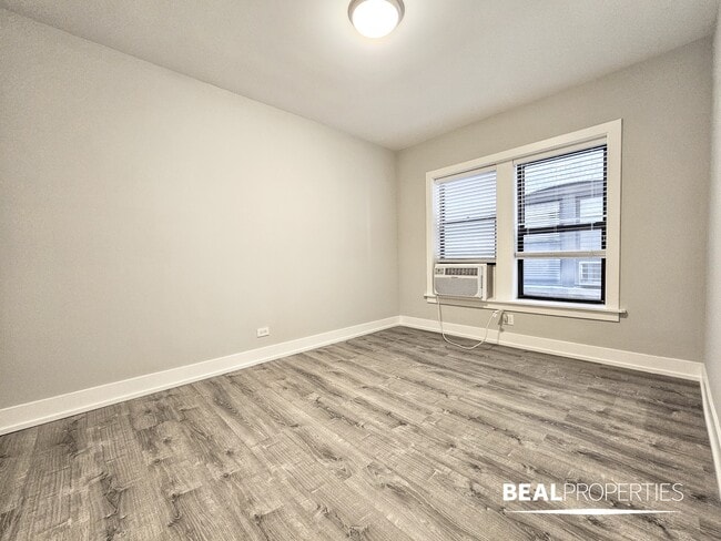 Photo - 705 W Brompton Ave Unit 1