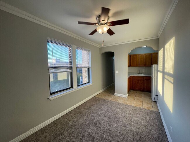 Photo - 661 W Sheridan Rd Unit 507