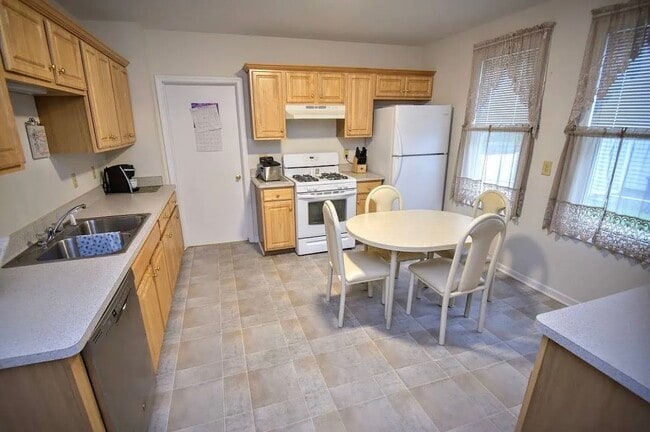 Photo - 40 Seneca Creek Rd Unit 1