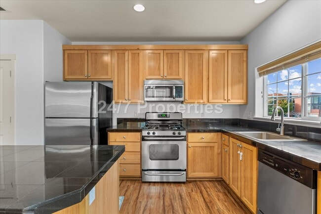 Photo - 3 BD I 2.5 BA Beaverton Townhome
