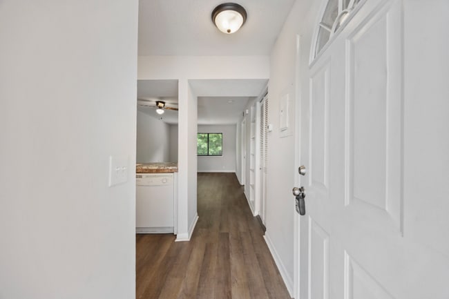 Photo - 3555 S Carolina 544 Overpass Unidad 8H