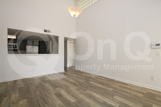 Photo - 850 S River Dr