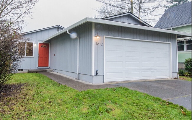 Photo - 1612 NE Liberty St