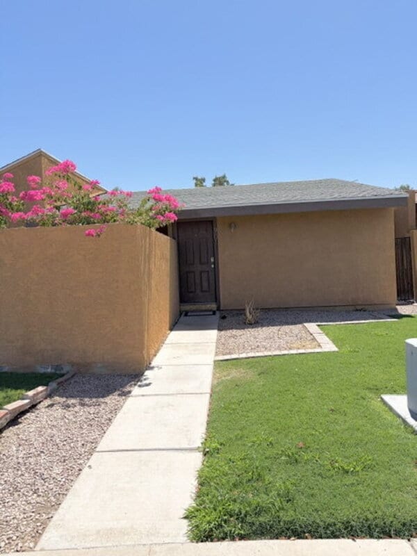 Building Photo - 901 S Melody Ln