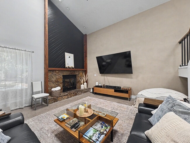 Photo - 9608 Merion Cir NE