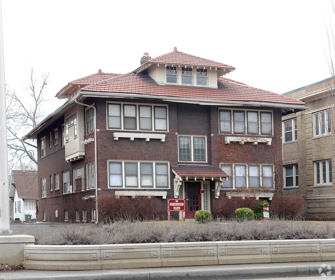 Photo - 401-403 E 38th St Apartments