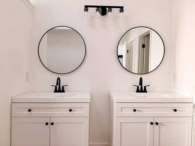 Photo - 1706 Woodwind Ln