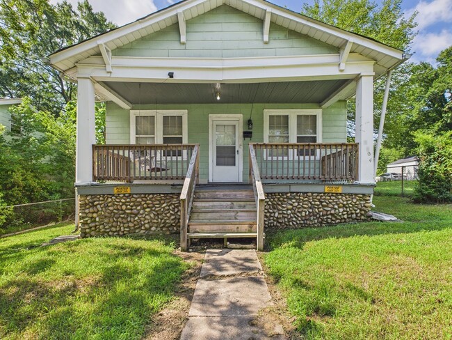 2404 Yorktown Ave