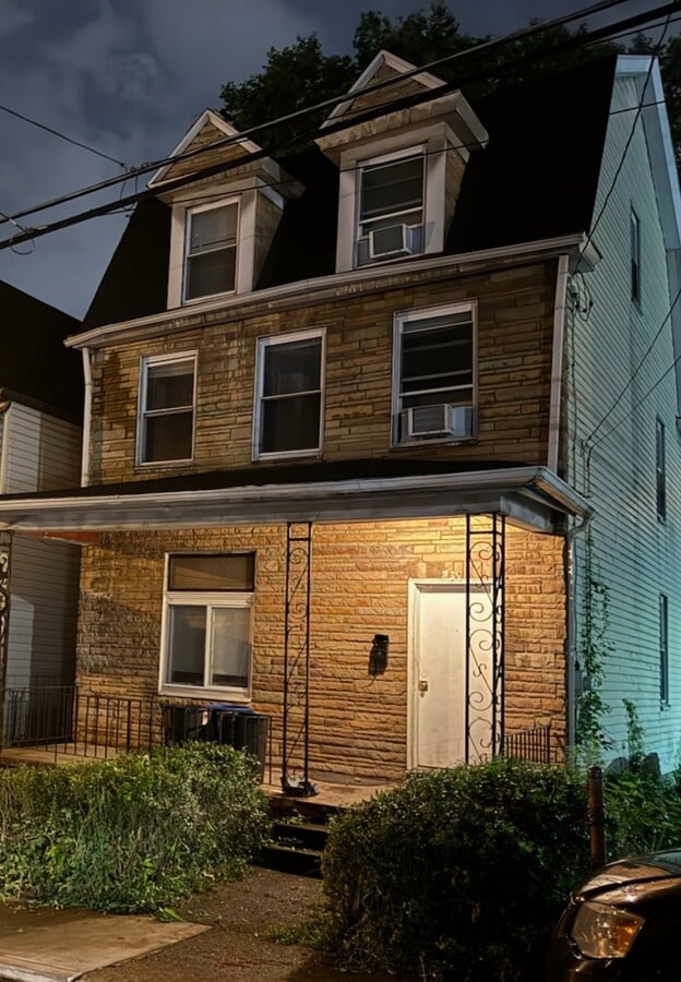 Photo - 231 Dunseith St Casa