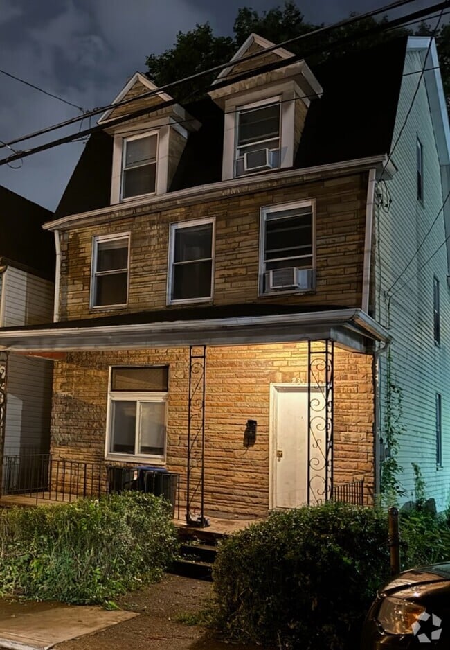 Building Photo - 231 Dunseith St Rental