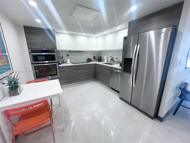 Building Photo - 250 174th St Unit 1708 Rental