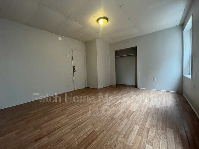 Building Photo - 117 E Main St Unit 8