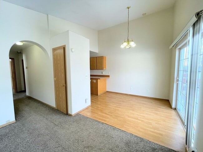 Building Photo - 2731 Lee St Unit A Rental