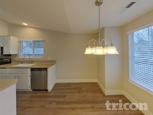 Photo - 15413 NE 47th Cir