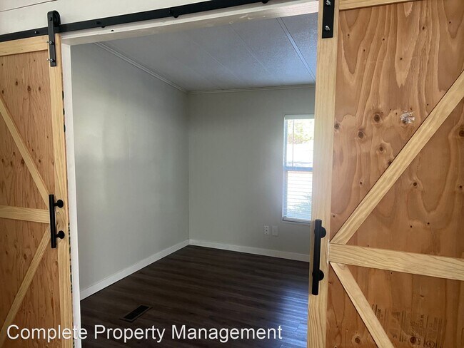 Photo - 3 br, 2 bath House - 14000 U Applegate Rd