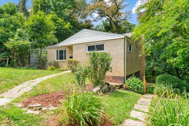 Photo - 318 McCutcheon Ln