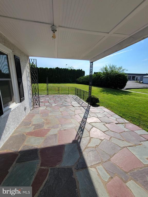Building Photo - 1022 Gravel Pike Rental