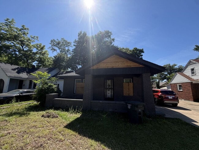 Photo - 625 N Hollywood St
