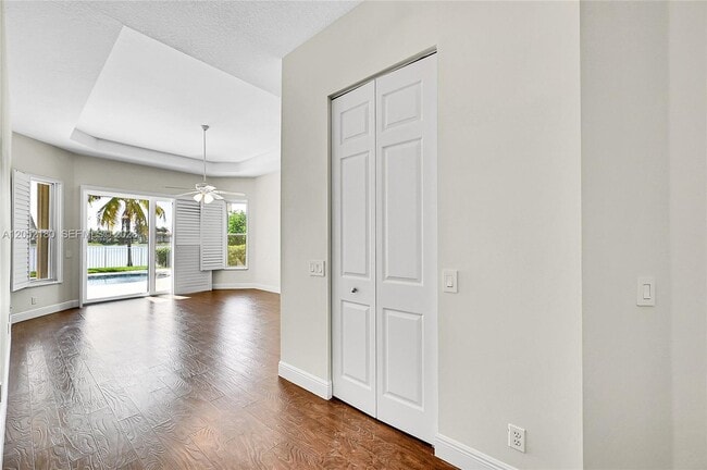 Photo - 512 NW 120th Dr