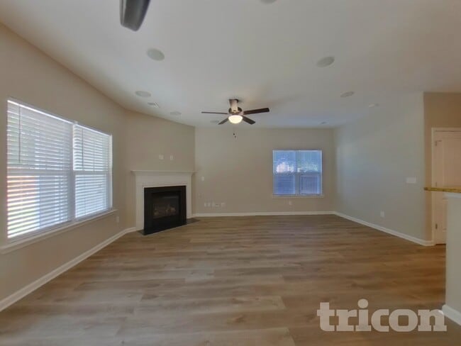 Photo - 234 Chestnut Oak Ln