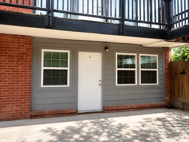 Building Photo - 1204 St Joseph St Unit 1