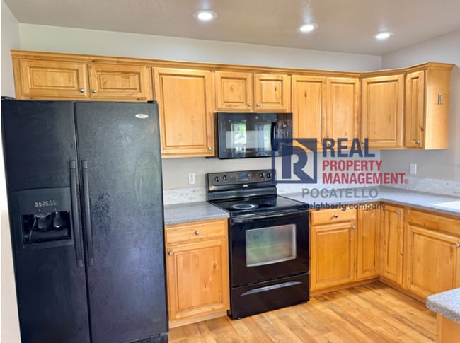 Photo - Beautiful 3 Bedroom 2.5 Bathroom Home For Rent
