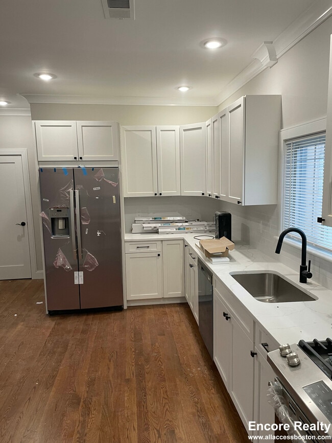 Photo - 11 Falkland St Unit 2