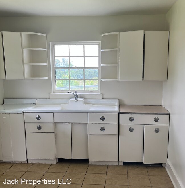 Photo - 2 br, 10 bath House - 1486 E. Poinsett Str...