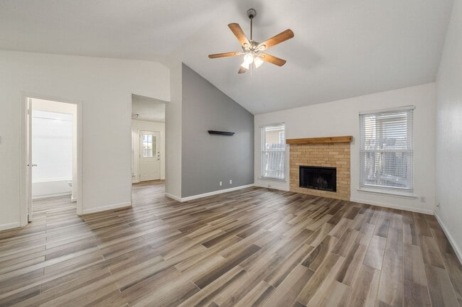 Building Photo - 9618 Sugar Hill Dr Unit B