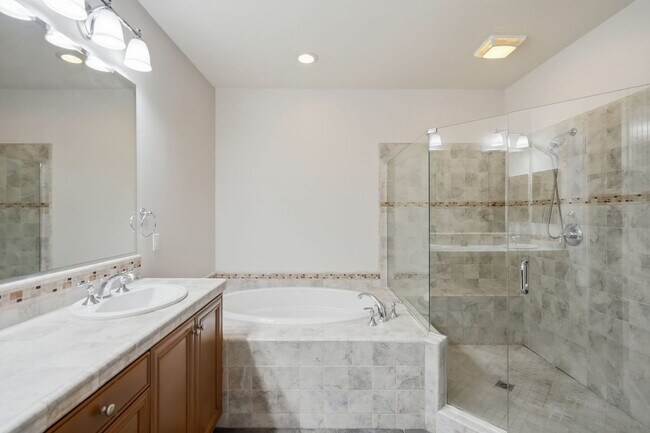 Photo - 11528 Verona Dr