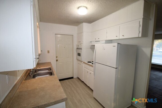 Photo - 512 Creek St