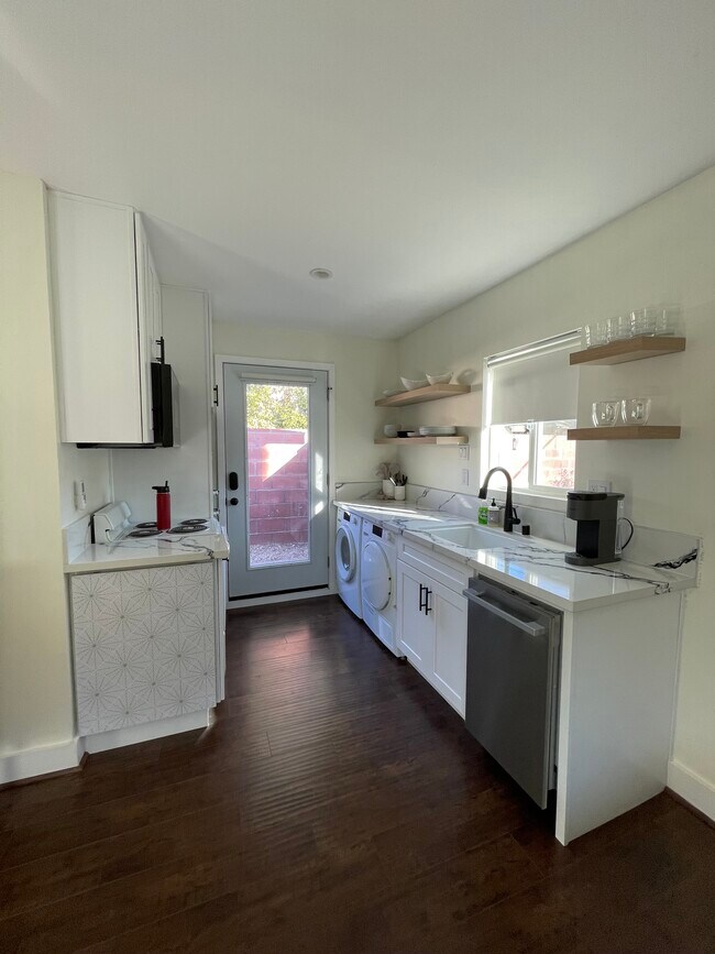 Photo - 17432 Covello St Unit 17432