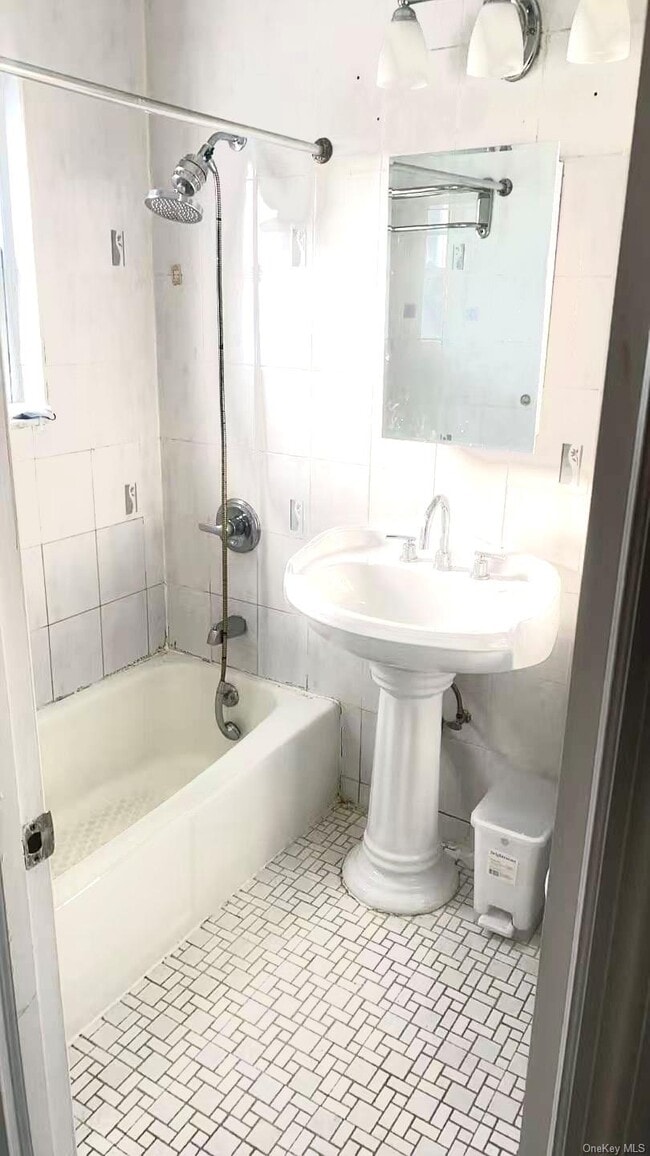 Photo - 6-12-12 College Point Blvd