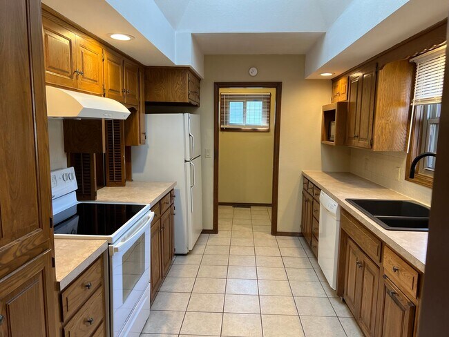 Photo - AVAILABLE NOW! Lakewood Village Duplex