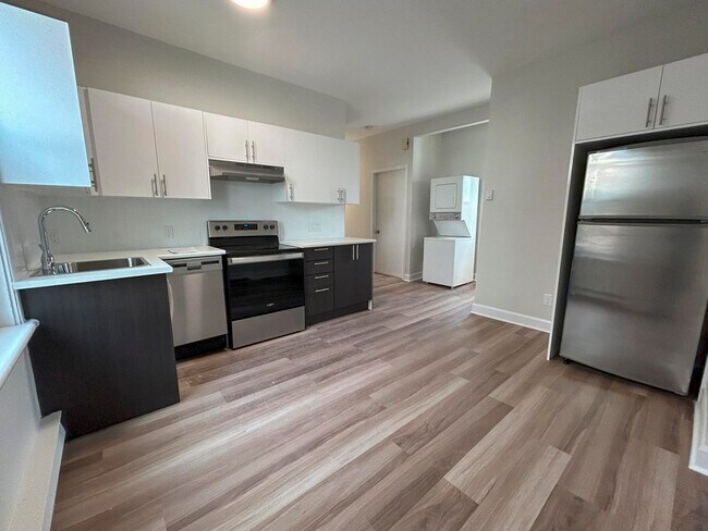 15 Louisa - 15 Louisa