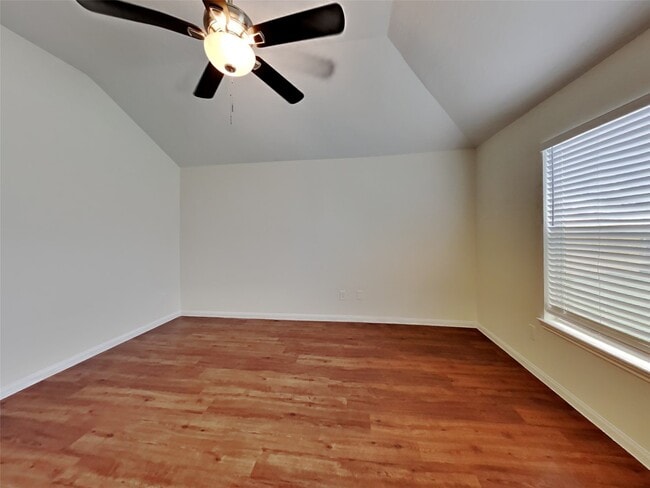 Photo - 3906 Hawthorn Glen Ct