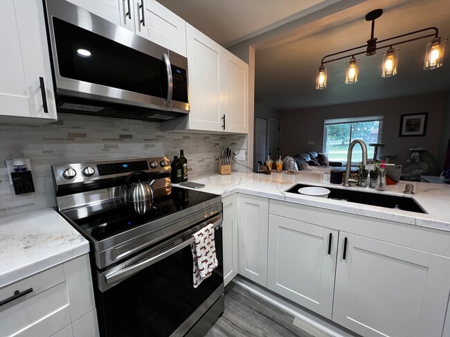 Building Photo - 2526 E College Ave Unit 2526 Rental