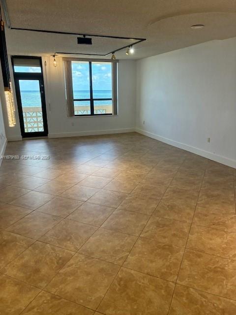 10185 Collins Ave Unit 917